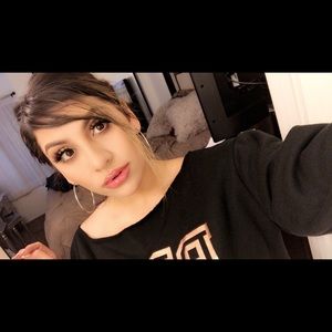 Meet your Posher, Daniela